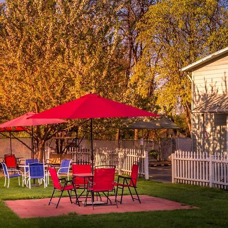 Maple Leaf Motel Shady Cove エクステリア 写真